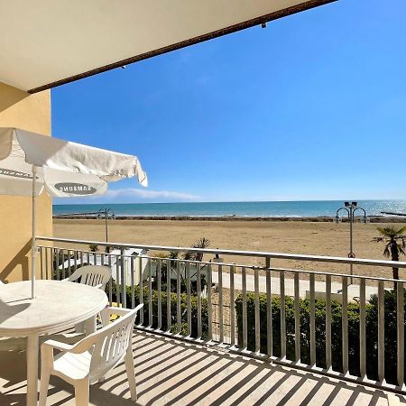 Villa Fronte Mare-Carraro Immobiliare Jesolo - Family Apartments Екстериор снимка