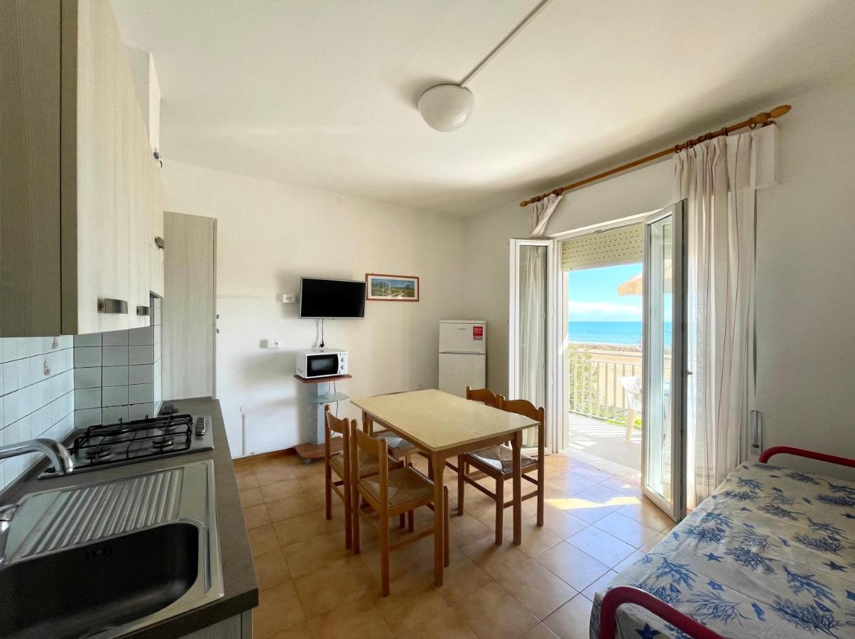 Villa Fronte Mare-Carraro Immobiliare Jesolo - Family Apartments Екстериор снимка