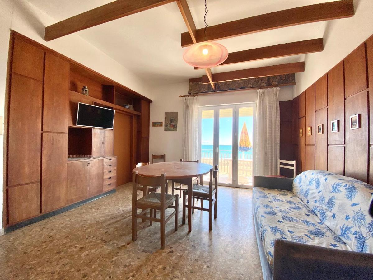 Villa Fronte Mare-Carraro Immobiliare Jesolo - Family Apartments Екстериор снимка