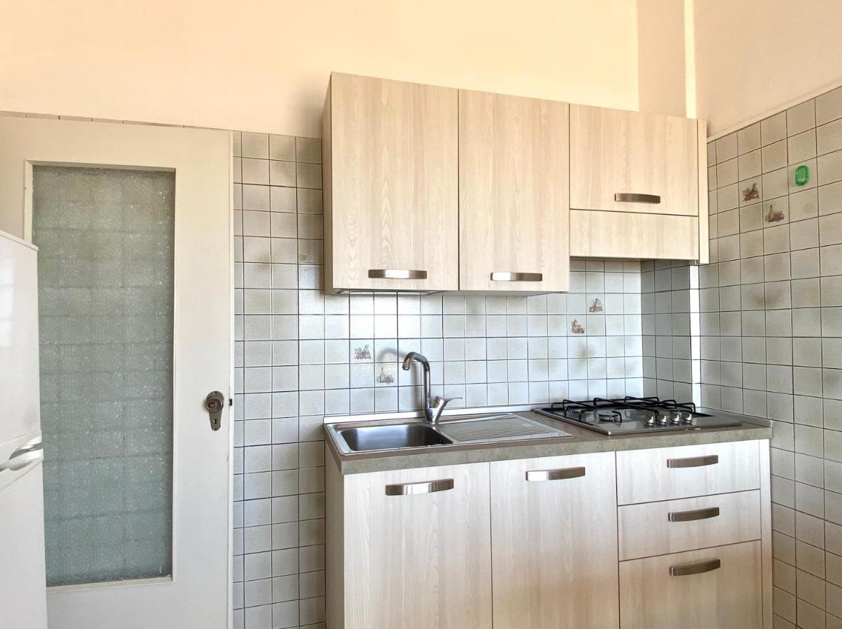 Villa Fronte Mare-Carraro Immobiliare Jesolo - Family Apartments Екстериор снимка